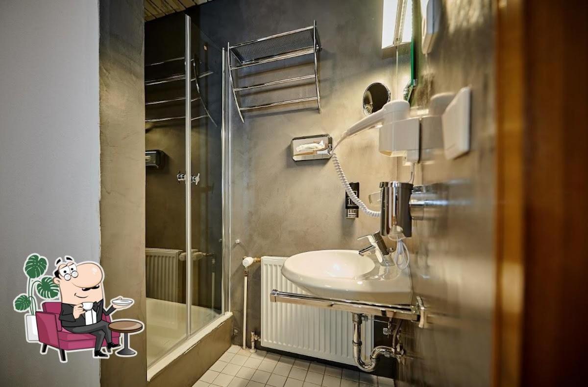 Hotel Giamas 施特劳宾 外观 照片